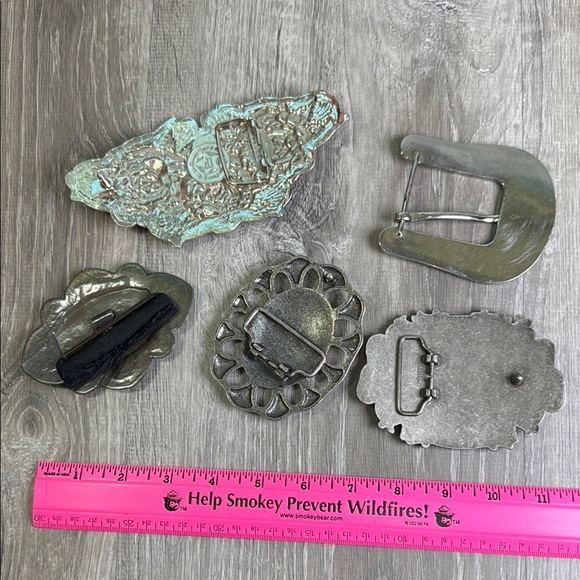 Intricate Silver and Black Belt Buckles Set (5) - Picture 7 of 8